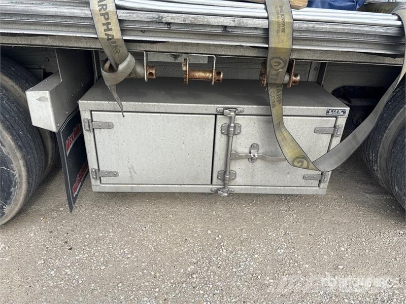 Reitnouer Max Miser 53 ft T/A Spread Axle Curtain Side Trail Tents