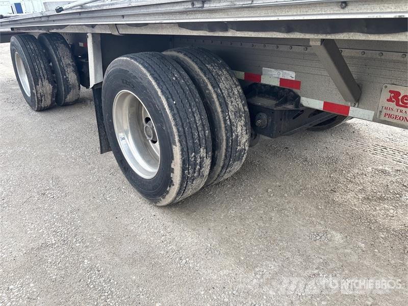 Reitnouer Max Miser 53 ft T/A Spread Axle Curtain Side Trail Tents