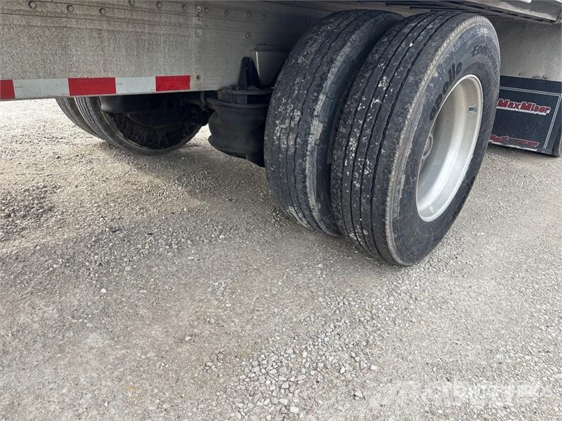 Reitnouer Max Miser 53 ft T/A Spread Axle Curtain Side Trail Tents