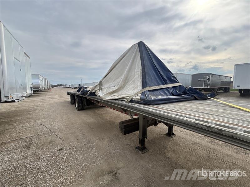 Reitnouer Max Miser 53 ft T/A Spread Axle Curtain Side Trail Tents