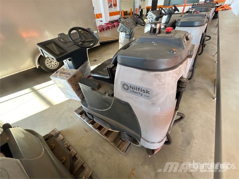 Ride-On Electric Floor Scrubber Weitere Anhänger