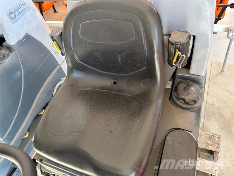 Ride-On Electric Floor Scrubber Weitere Anhänger