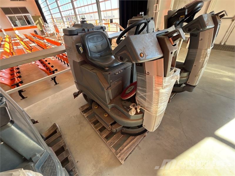 Ride-On Electric Floor Scrubber Weitere Anhänger