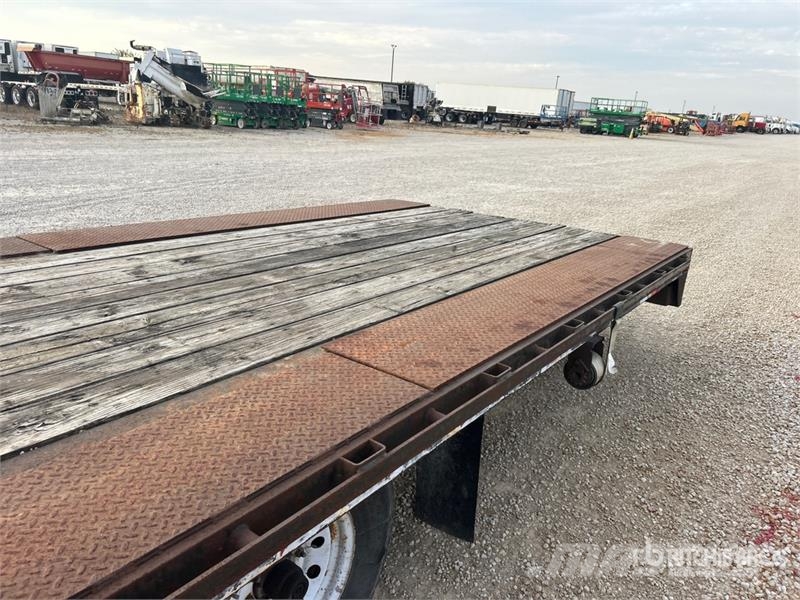Rolls Rite 48 ft Tri/A Gooseneck Equipment Trailer Трейлери колесного транспортного засобу