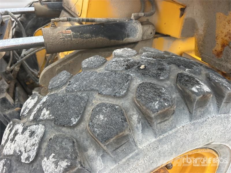 Sellick S160J3-4-001 16000 lb 4x4 Rough Terrain Forklift Visureigiai krautuvai