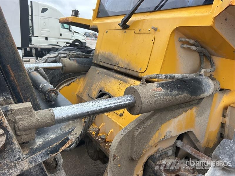 Sellick S160J3-4-001 16000 lb 4x4 Rough Terrain Forklift Visureigiai krautuvai