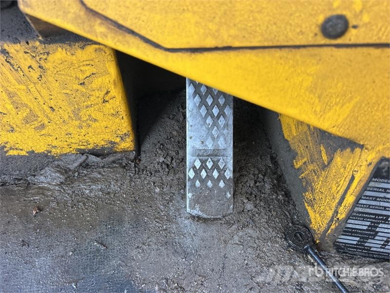 Sellick S160J3-4-001 16000 lb 4x4 Rough Terrain Forklift Visureigiai krautuvai