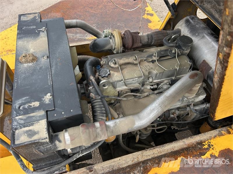 Sellick S160J3-4-001 16000 lb 4x4 Rough Terrain Forklift Visureigiai krautuvai