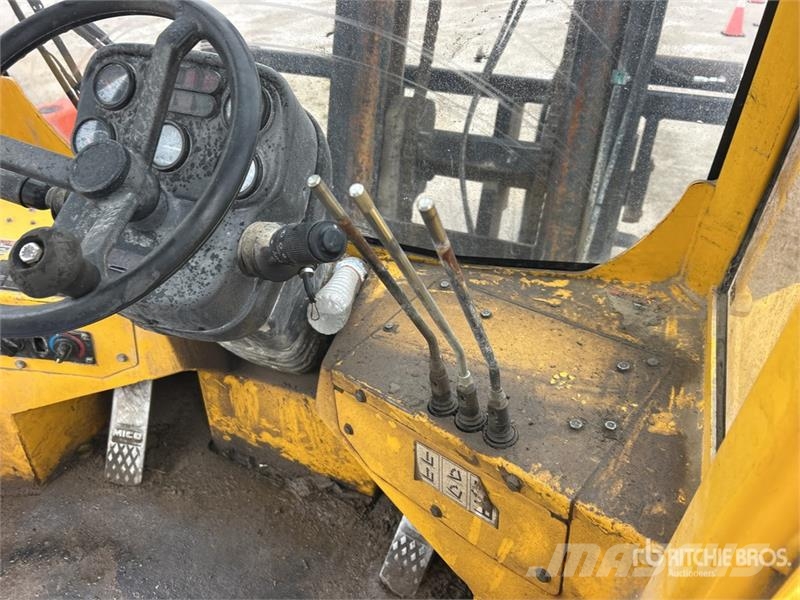 Sellick S160J3-4-001 16000 lb 4x4 Rough Terrain Forklift Visureigiai krautuvai