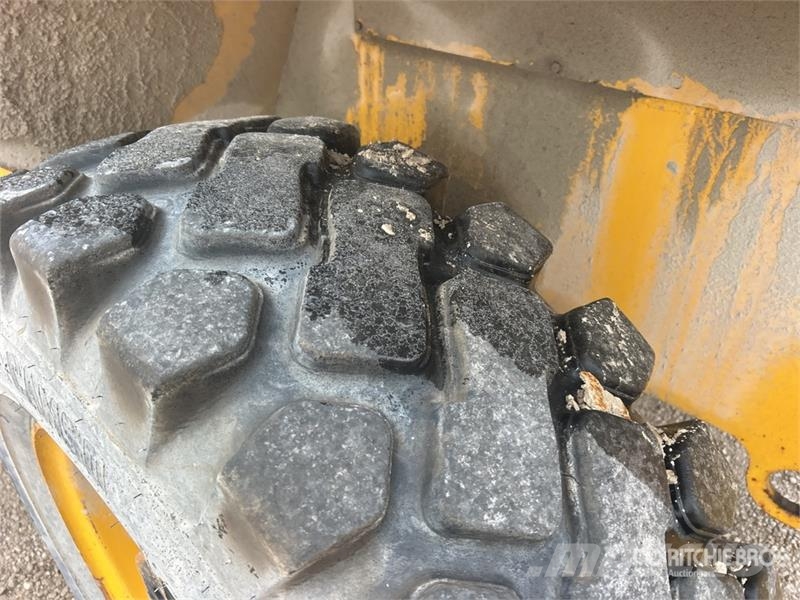 Sellick S160J3-4-001 16000 lb 4x4 Rough Terrain Forklift Visureigiai krautuvai