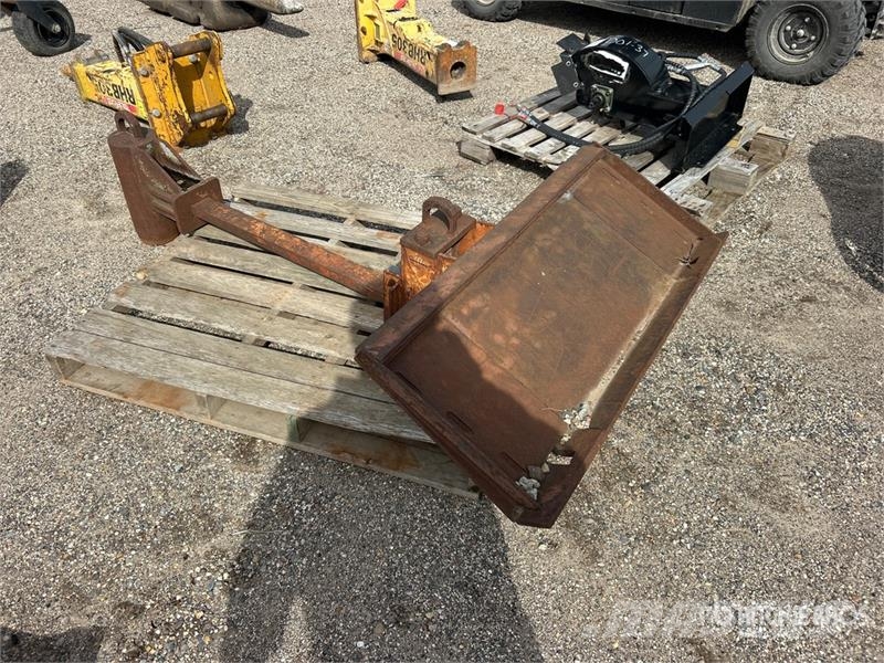 Skid Steer Post Driver Technika pro oplocení a ohrady