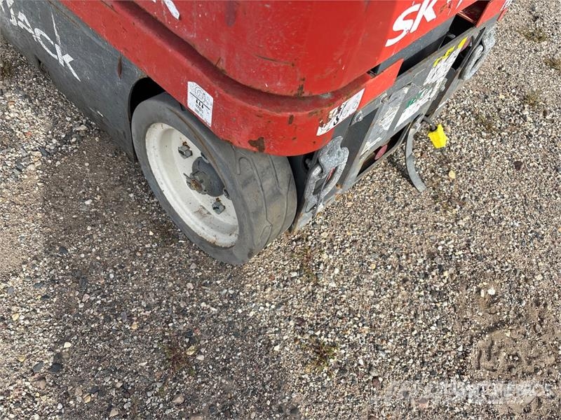 SkyJack SJ12 Plataformas elevatórias verticais