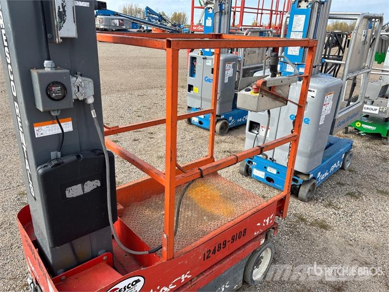 SkyJack SJ12 Plataformas elevatórias verticais