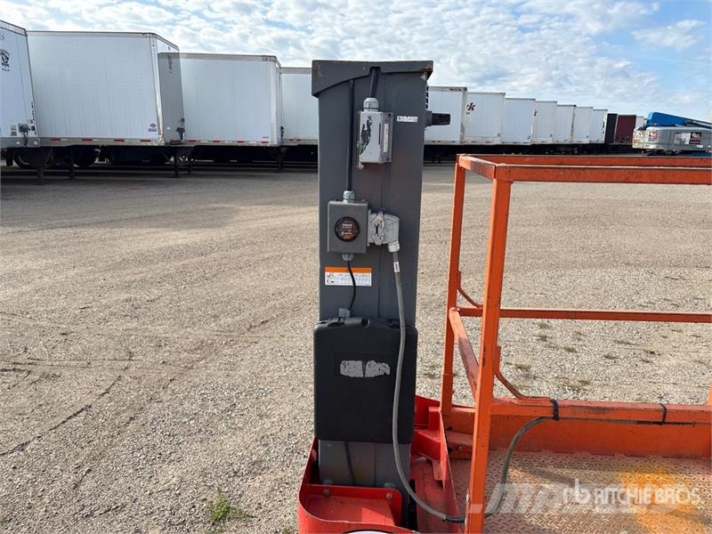 SkyJack SJ12 Plataformas elevatórias verticais