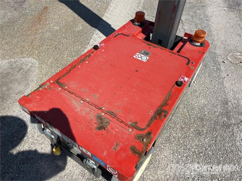 SkyJack SJ16 Jarbolne penjajuće platforme