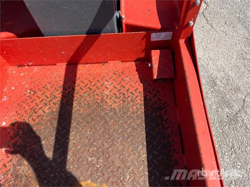 SkyJack SJ16 Jarbolne penjajuće platforme