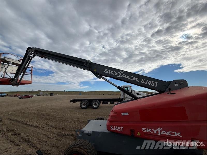 SkyJack SJ45T 4WD Diesel Telescopic Boom Lift Телескопические подъемники