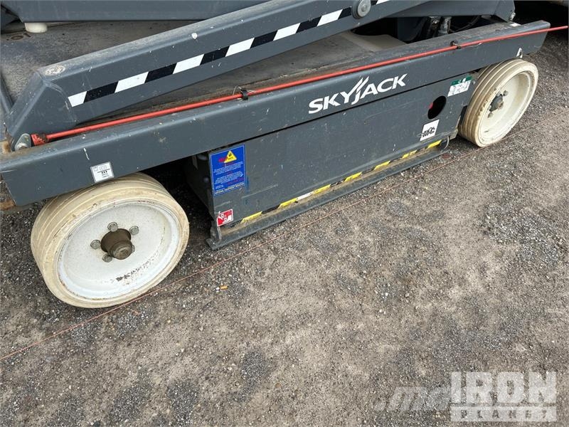 SkyJack SJ4632 Electric Scissor Lift 剪式升降機