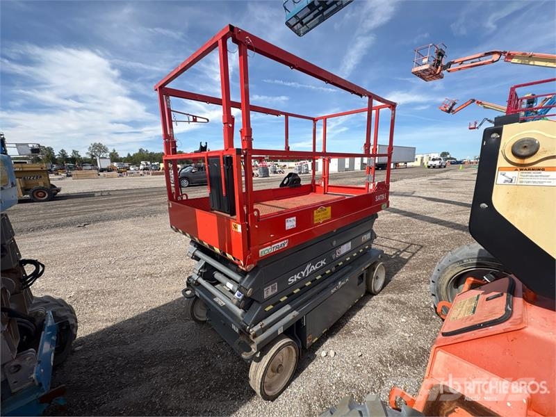 SkyJack SJ4726 Electric Scissor Lift Scissor lifts