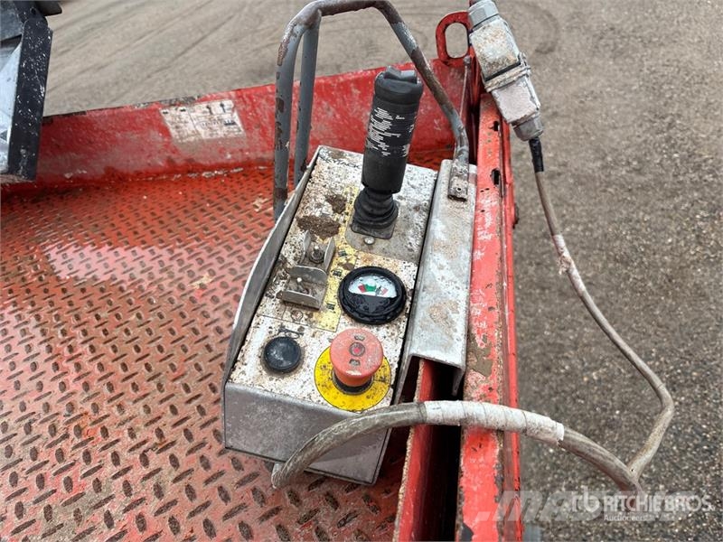 SkyJack SJ4740 Electric Scissor Lift Scheren-Arbeitsbühnen