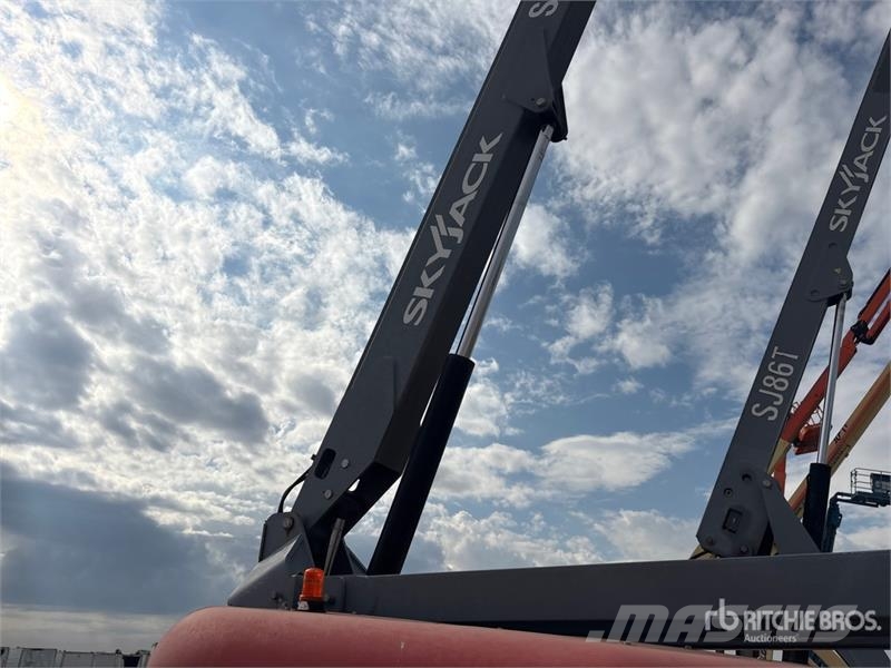 SkyJack SJ63AJ 4WD Diesel Articulating Boom Lift Articulated boom lifts