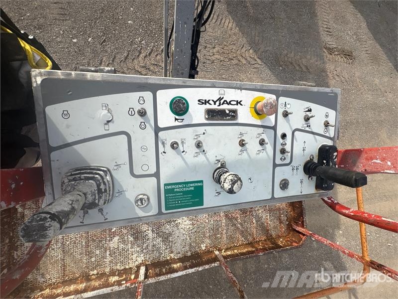 SkyJack SJ63AJ 4WD Diesel Articulating Boom Lift Iseliikuvad poomtõstukid