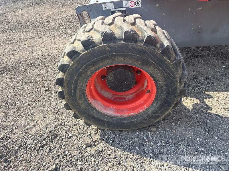 SkyJack SJ63AJ 4WD Diesel Articulating Boom Lift Zglobne dvižne ploščadi