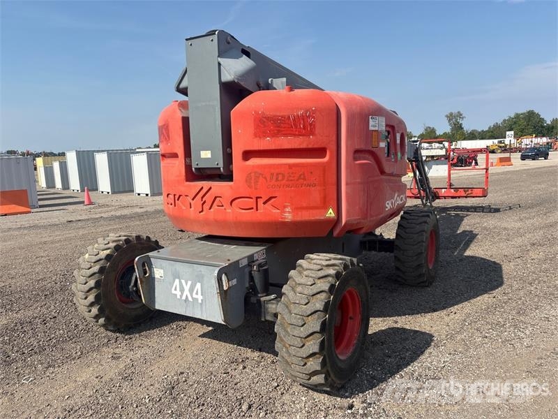 SkyJack SJ63AJ 4WD Diesel Articulating Boom Lift Zglobne dvižne ploščadi