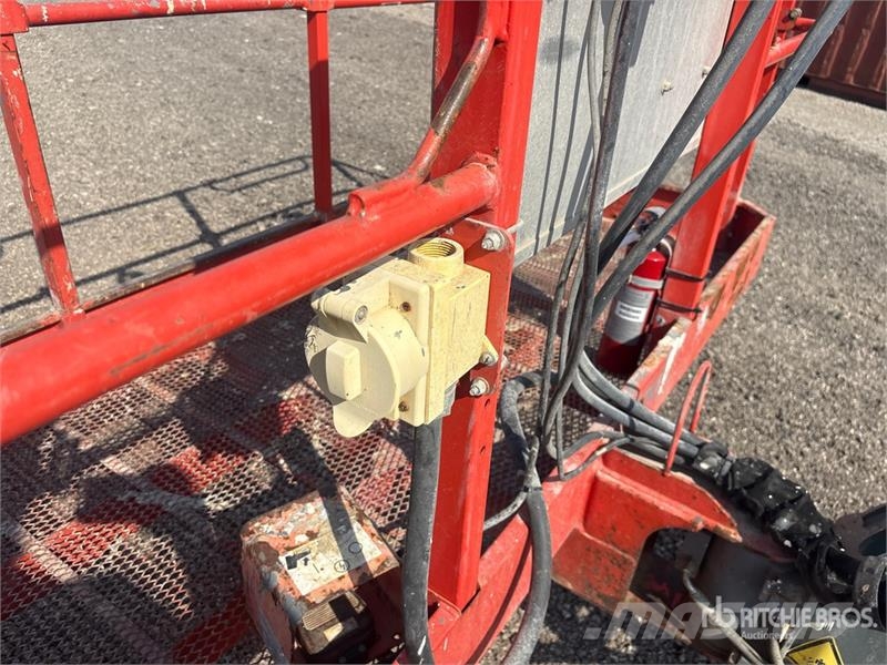 SkyJack SJ63AJ 4WD Diesel Articulating Boom Lift Zglobne dvižne ploščadi