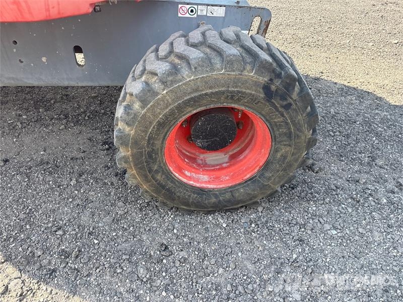SkyJack SJ63AJ 4WD Diesel Articulating Boom Lift Zglobne dvižne ploščadi
