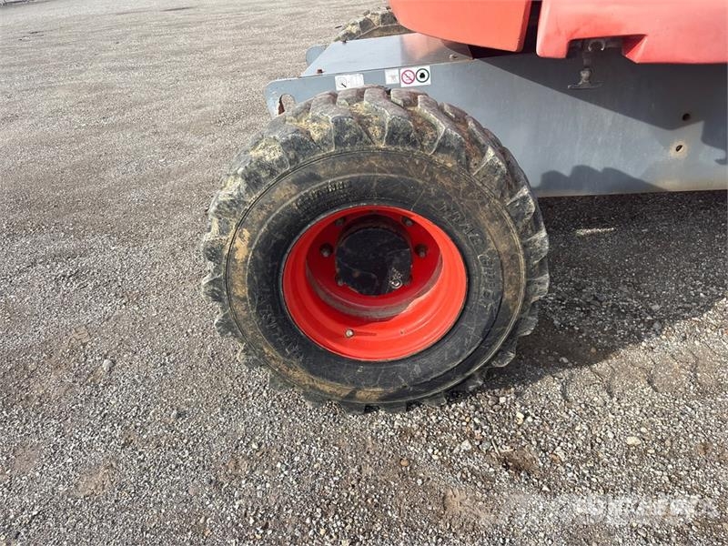 SkyJack SJ63AJ 4WD Diesel Articulating Boom Lift Iseliikuvad poomtõstukid