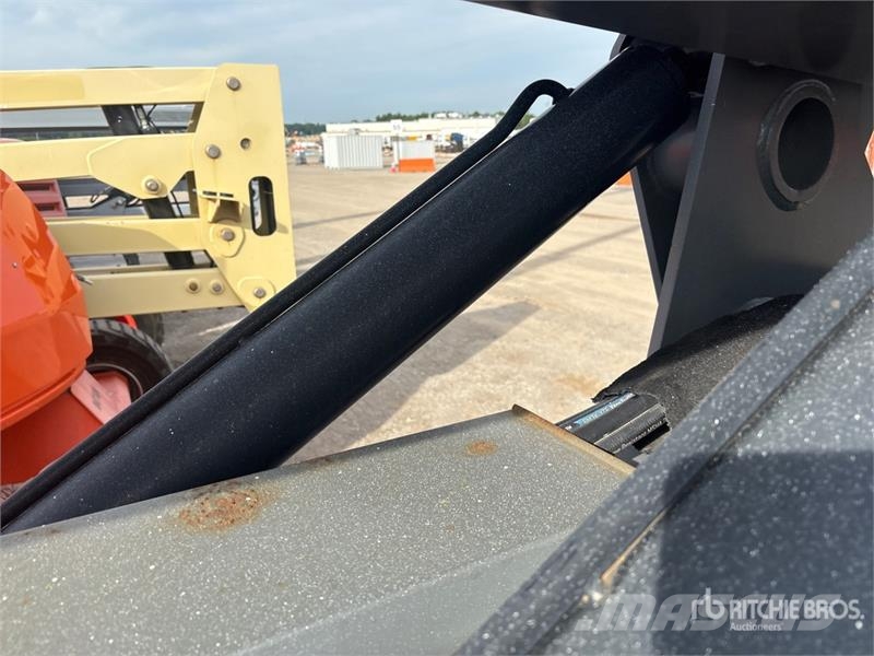SkyJack SJ63AJ 4WD Diesel Articulating Boom Lift Iseliikuvad poomtõstukid