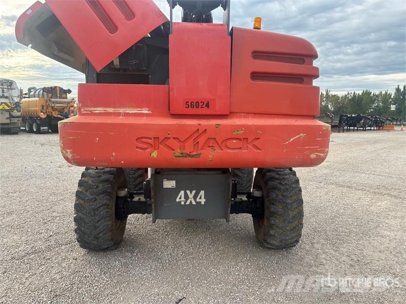 SkyJack SJ66T 4WD Diesel Telescopic Boom Lift Teleskooppipuominostimet