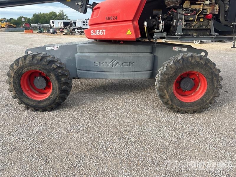 SkyJack SJ66T 4WD Diesel Telescopic Boom Lift Teleskooppipuominostimet