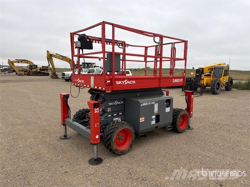 SkyJack SJ6832 RT Scheren-Arbeitsbühnen