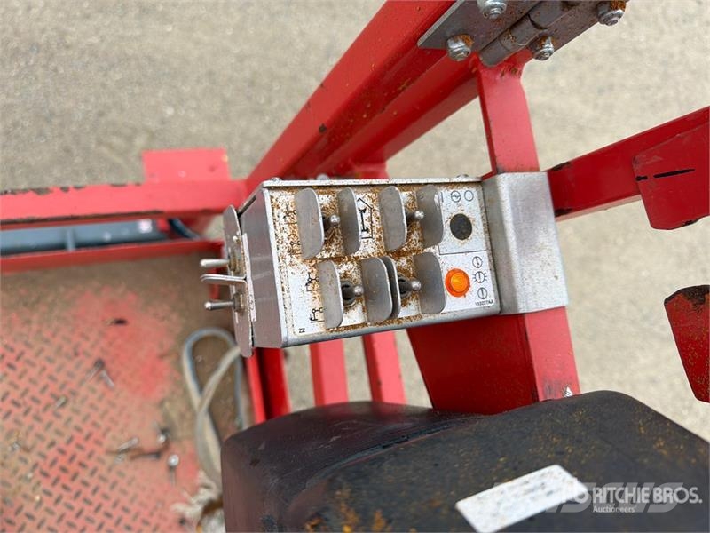 SkyJack SJ6832 RT Scheren-Arbeitsbühnen
