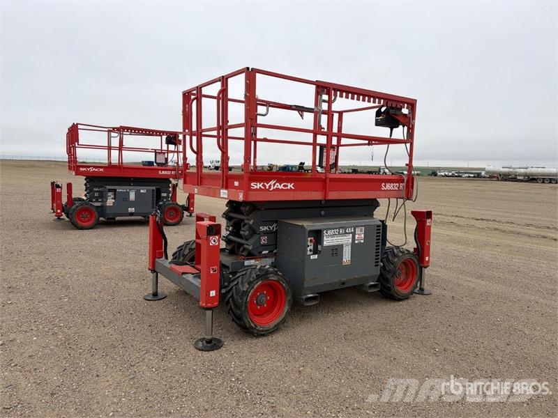 SkyJack SJ6832 RT Scheren-Arbeitsbühnen