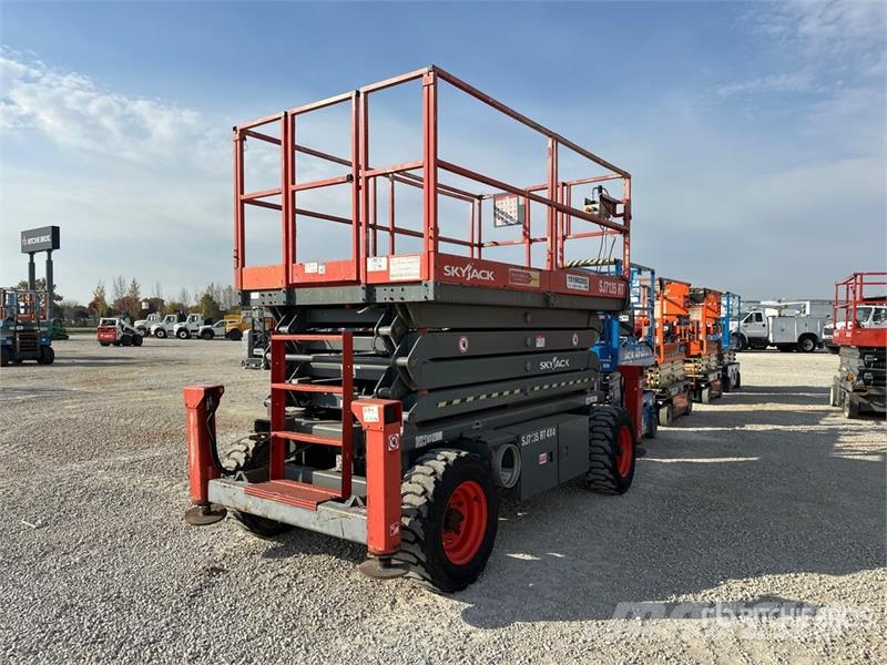 SkyJack SJ7135 RT 4x4 Dual Fuel Scissor Lift Ножничные подъемники