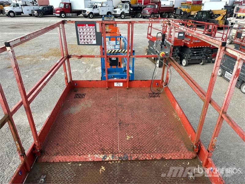 SkyJack SJ7135 RT 4x4 Dual Fuel Scissor Lift Ножничные подъемники