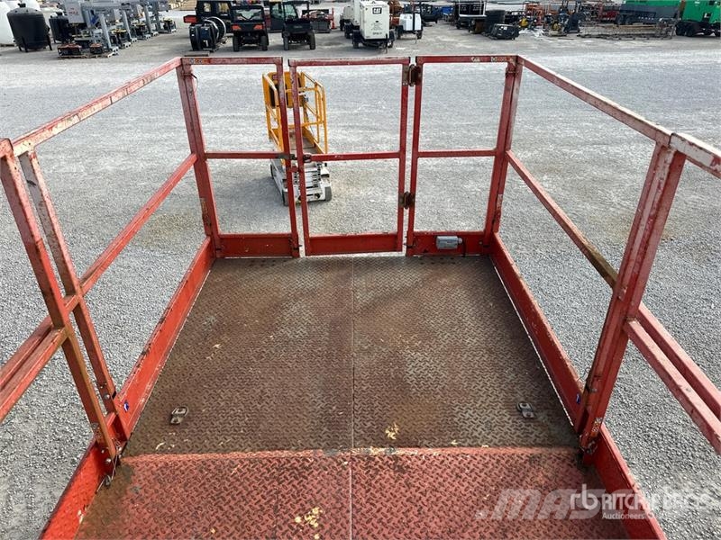 SkyJack SJ7135 RT 4x4 Dual Fuel Scissor Lift Ножничные подъемники