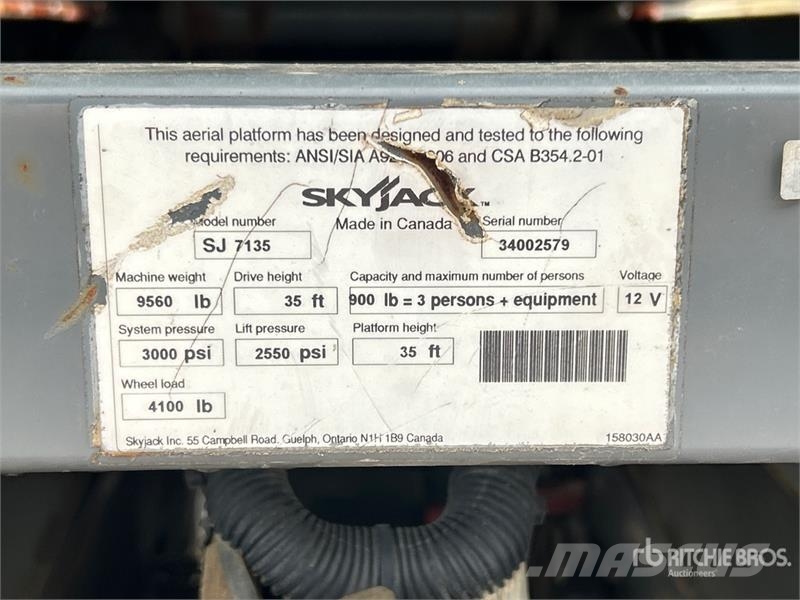 SkyJack SJ7135RT 4x4 Gasoline Scissor Lift Škarjaste dvižne ploščadi