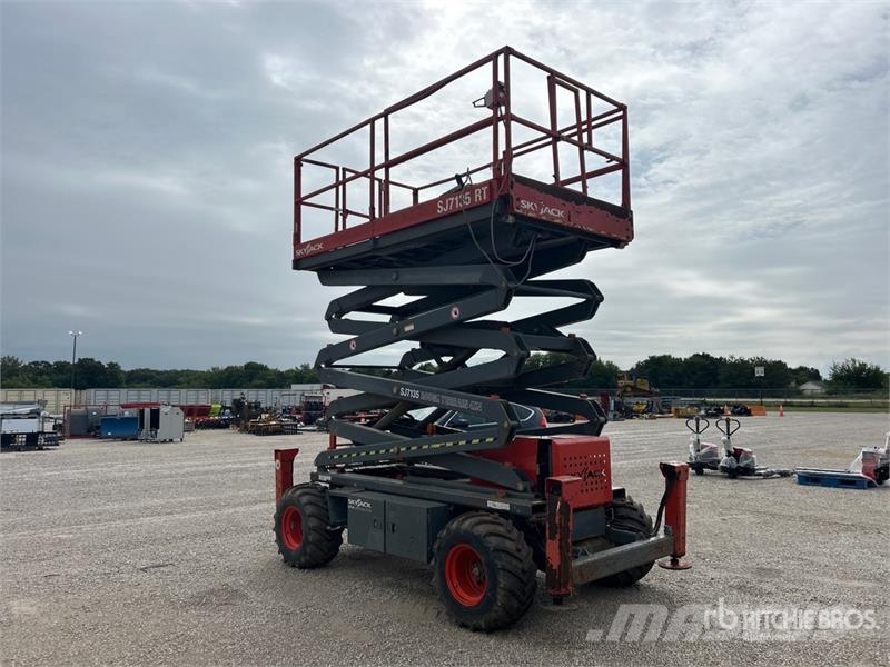 SkyJack SJ7135RT 4x4 Gasoline Scissor Lift Škarjaste dvižne ploščadi
