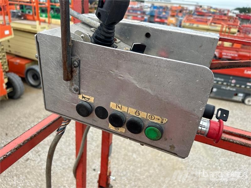 SkyJack SJ7135RT 4x4 Gasoline Scissor Lift Škarjaste dvižne ploščadi