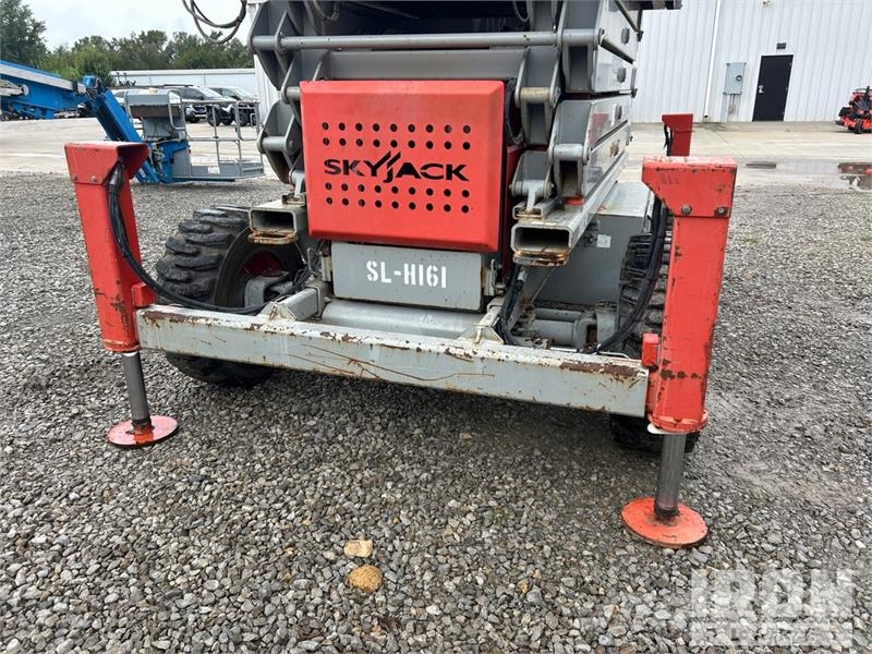 SkyJack SJ8243 Saxlifte