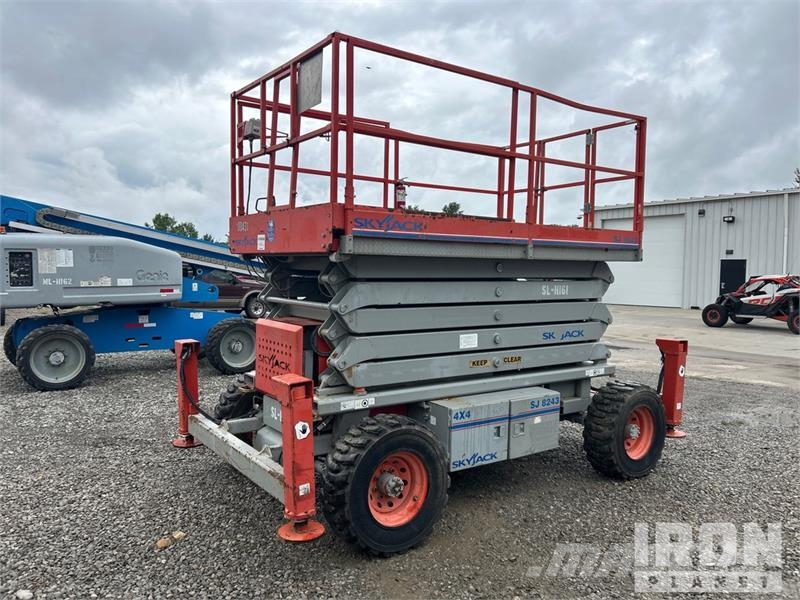 SkyJack SJ8243 Saxlifte