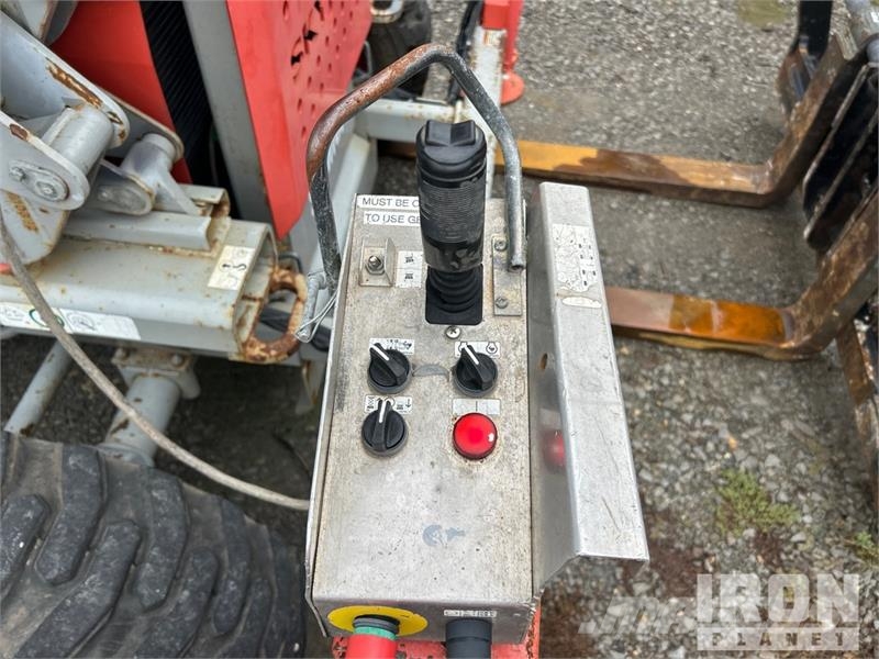 SkyJack SJ8243 Saxlifte
