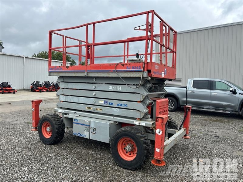 SkyJack SJ8243 Saxlifte
