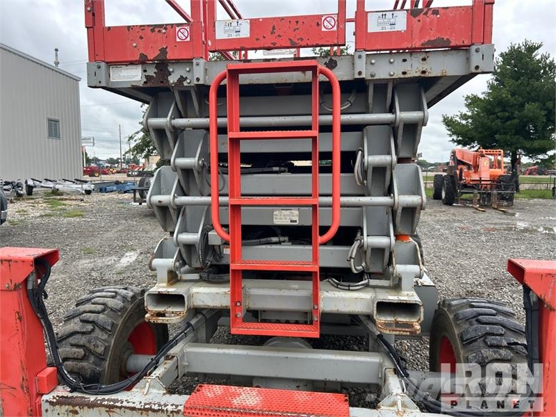 SkyJack SJ8243 Saxlifte