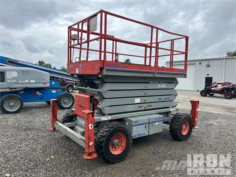 SkyJack SJ8243 Saxlifte