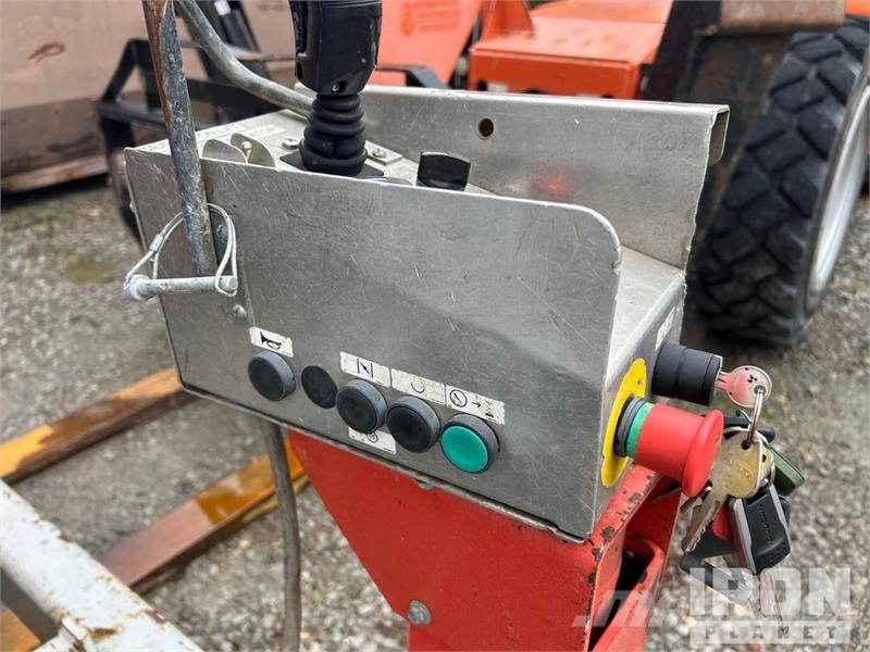 SkyJack SJ8243 Saxlifte